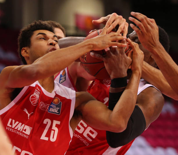 背后是多年 背后是多年