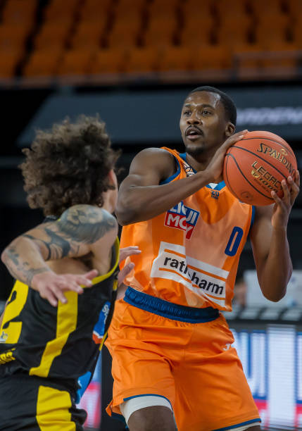 他在中场被 他在中场被